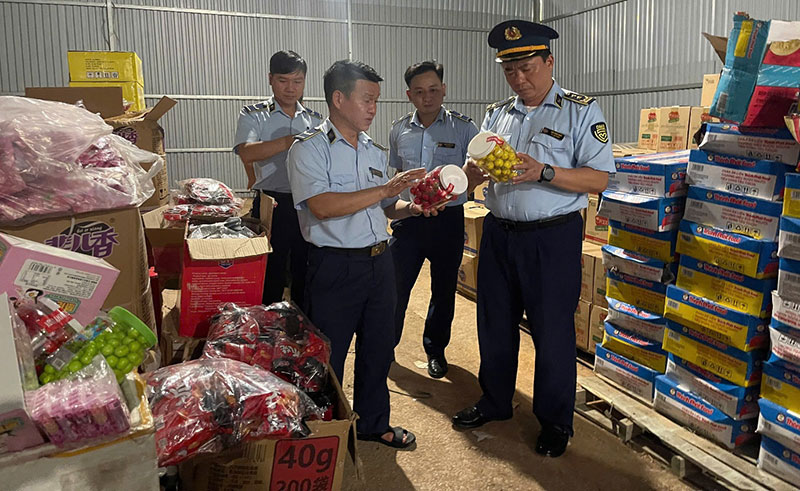 Lực lượng QLTT địa phương tăng cường xử lý vi phạm -0