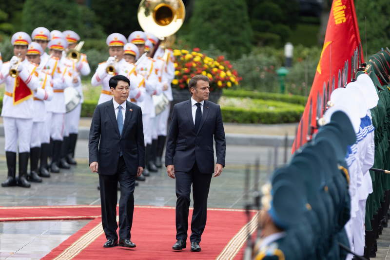 Lễ đón Tổng thống Pháp Emmanuel Macron thăm cấp nhà nước tới Việt Nam -3