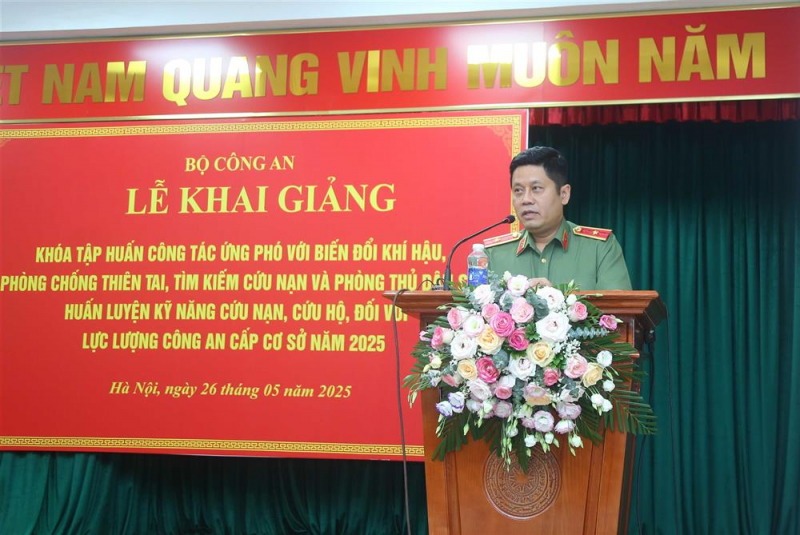 Tập huấn công tác ứng phó biến đổi khí hậu phòng chống thiên tai cho Công an xã -0