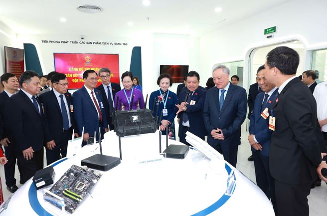 VNPT đổi mới mạnh mẽ, đồng hành cùng đất nước vươn mình trong kỷ nguyên số -0