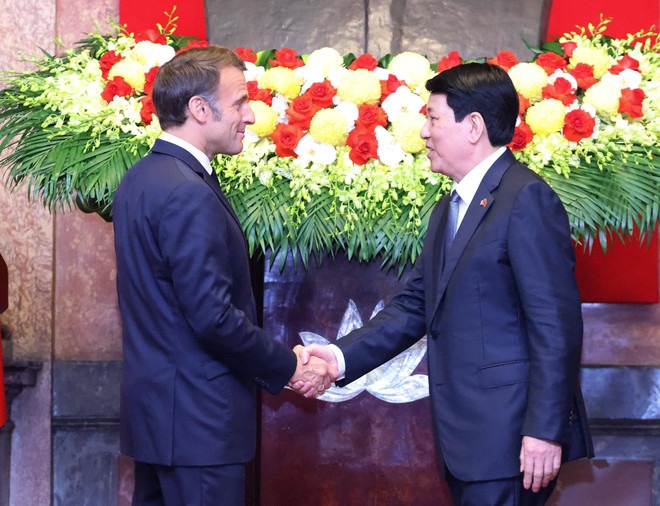 Vietnamese, French leaders hold joint press conference following talks -0