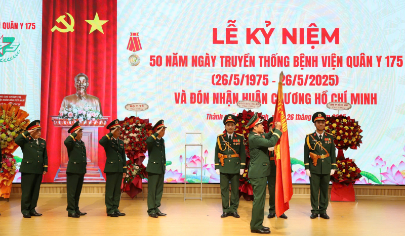 Bệnh viện duy nhất tại Việt Nam có hai bãi đáp trực thăng đón nhận Huân chương Hồ Chí Minh -0
