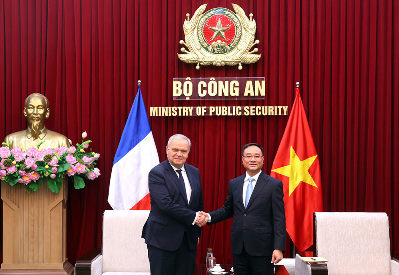 Thúc đẩy hơn nữa hợp tác với các cơ quan thực thi pháp luật Cộng hòa Pháp -0