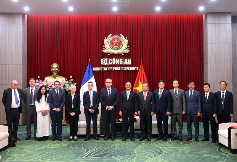 Thúc đẩy hơn nữa hợp tác với các cơ quan thực thi pháp luật Cộng hòa Pháp -0