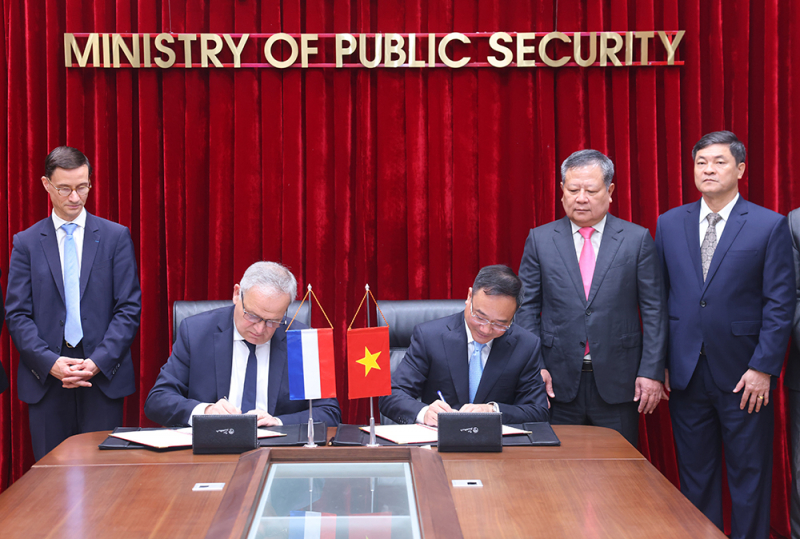 Thúc đẩy hơn nữa hợp tác với các cơ quan thực thi pháp luật Cộng hòa Pháp -0
