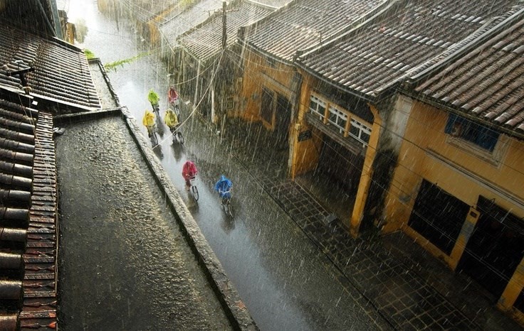 Hà Nội dịu mát, Trung và Nam Bộ trời mưa to -0