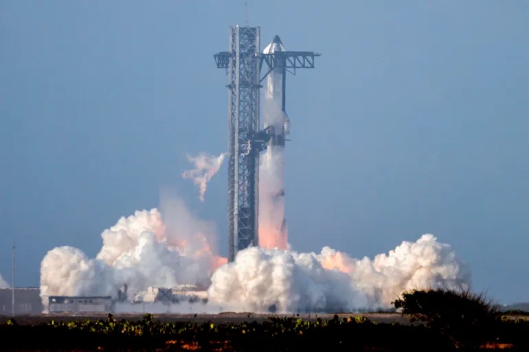 Tàu vũ trụ của SpaceX mất kiểm soát 30 phút sau khi cất cánh -0