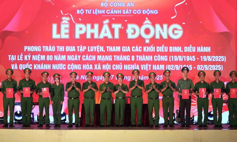 Đồng tâm hiệp lực hoàn thành nhiệm vụ diễu binh, diễu hành kỷ niệm 80 năm Quốc khánh -0