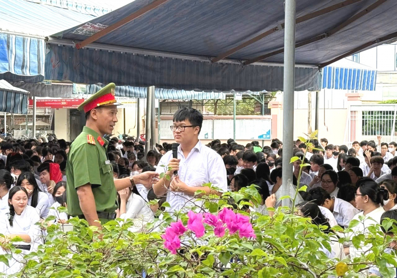cong an phuong 2.jpg -0