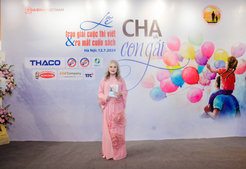 NSND Hoàng Cúc: Dù mai tận thế thì đêm nay sen vẫn gieo trồng -0