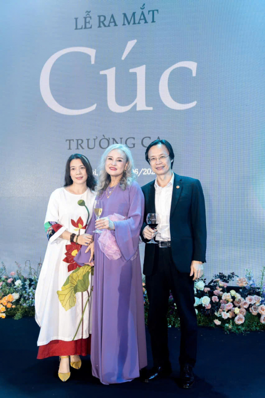 NSND Hoàng Cúc: Dù mai tận thế thì đêm nay sen vẫn gieo trồng -0