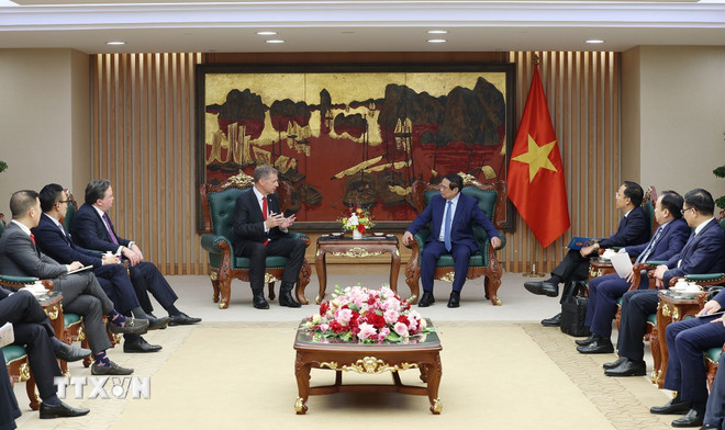 Thủ tướng đề nghị Tập đoàn EE hợp tác xây dựng trung tâm LNG tại Việt Nam -0