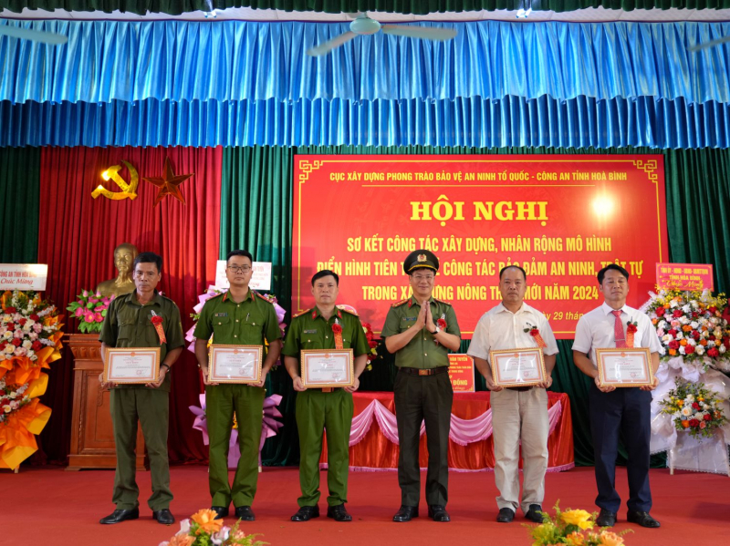 Góp phần thúc đẩy kinh tế nông thôn, đảm bảo an ninh, an toàn, cuộc sống bình yên của người dân -0