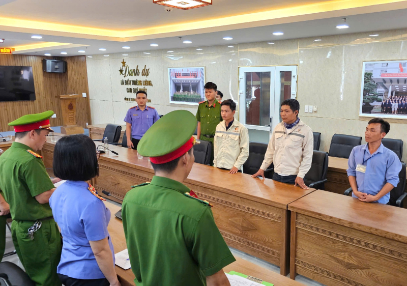 Khởi tố 3 bị can liên quan vụ chôn lấp 162 tấn thải rắn tại Đà Nẵng -0