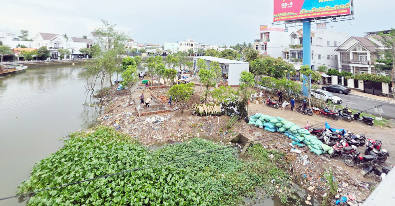 Nhiều ý kiến xung quanh đề án dùng thuyền súp vớt rác trên sông ở Cần Thơ -0