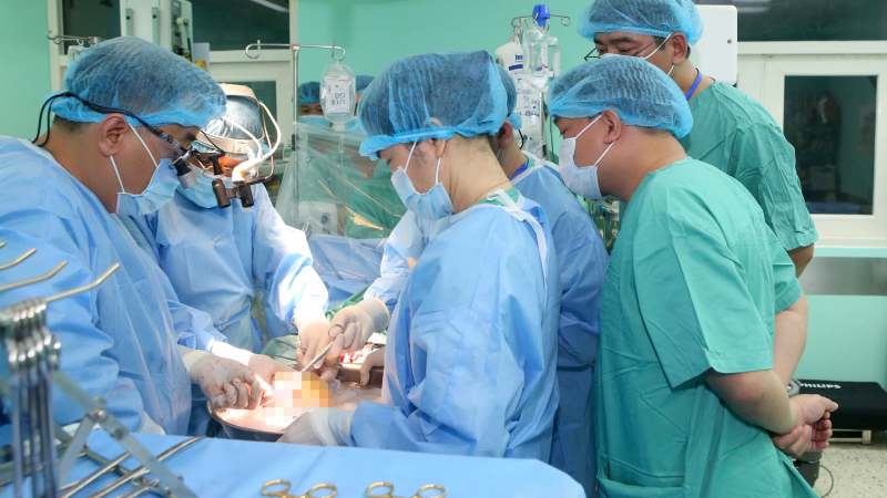 Hồi sinh cuộc đời mới cho nữ bệnh nhân từng bị trì hoãn nhiều lần ghép tim  -0