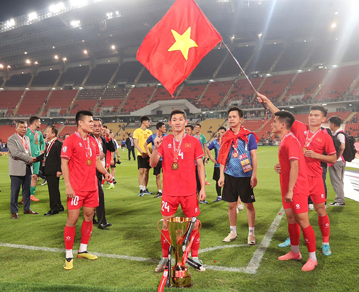 Ngã rẽ để đời của Hai Long -0
