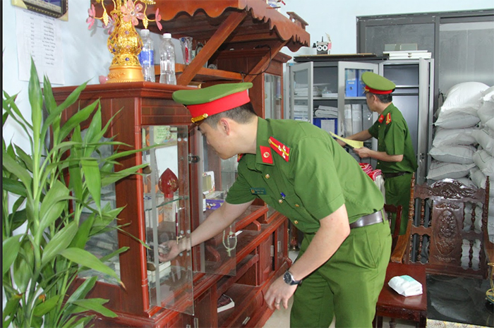 Khởi tố 3 bị can sản xuất giá đỗ bằng hóa chất độc hại -1