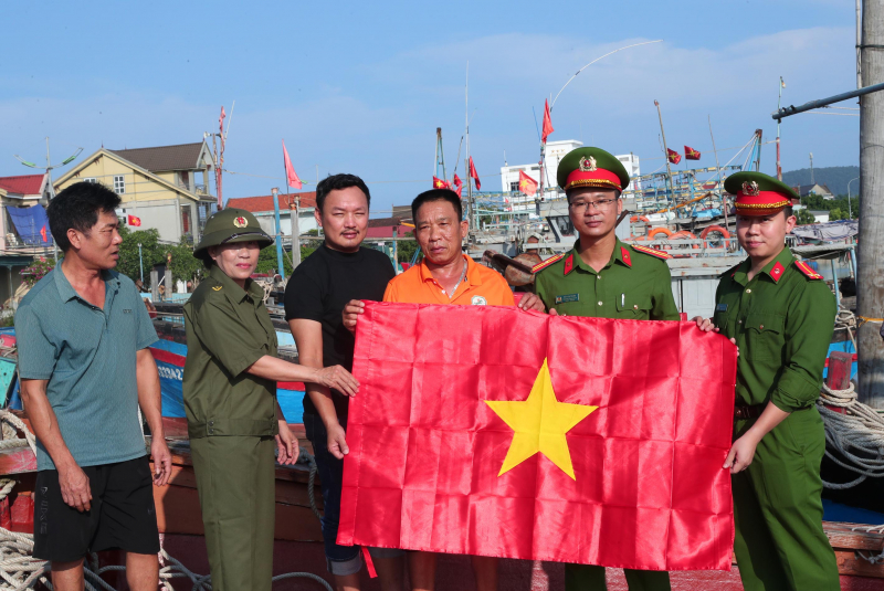 80 năm Công an nhân dân: Điểm tựa nơi miền chân sóng -1