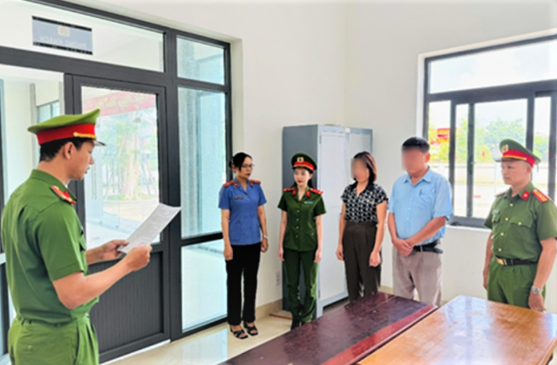 Khởi tố nguyên Chủ tịch và Kế toán xã chiếm đoạt tiền bảo vệ rừng -0