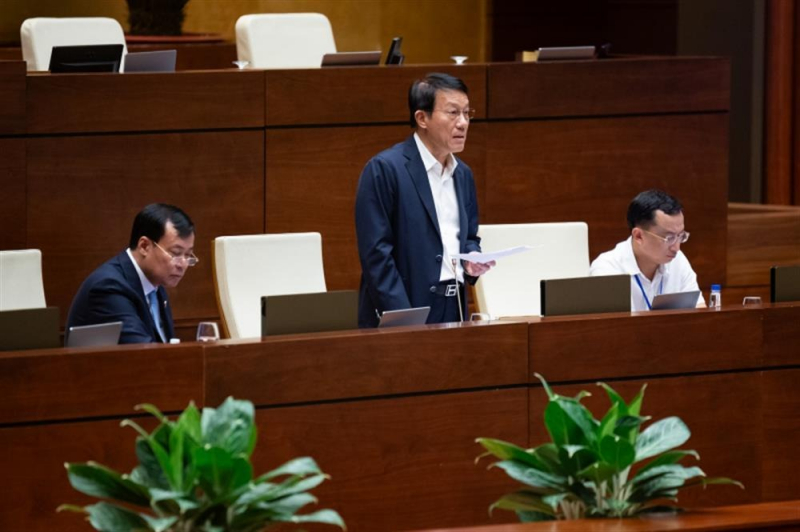Minster Luong Tam Quang explains Law on Personal Data Protection to NA deputies -0