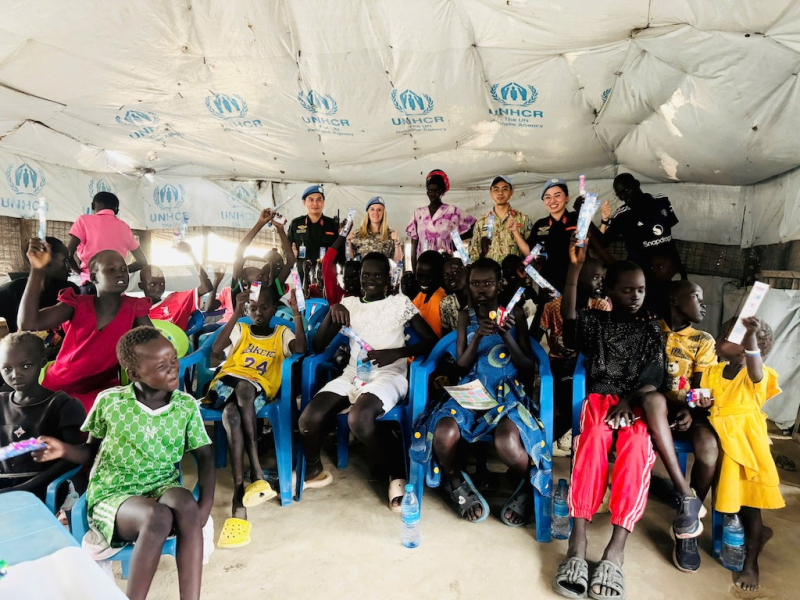 Những người lính mũ nồi xanh Việt Nam mang ánh sáng tri thức đến trẻ em Nam Sudan -4