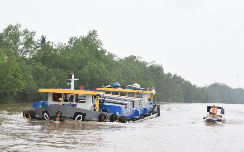ตำรวจจังหวัดภาคตะวันตกเปิดฉากตรวจรถพร้อมอุปกรณ์สูบ ดูด ขนทราย-กรวดทั่วไป