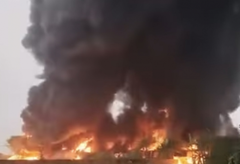 Cháy lớn nhà xưởng nhựa rộng hàng trăm mét vuông ở Hóc Môn -0