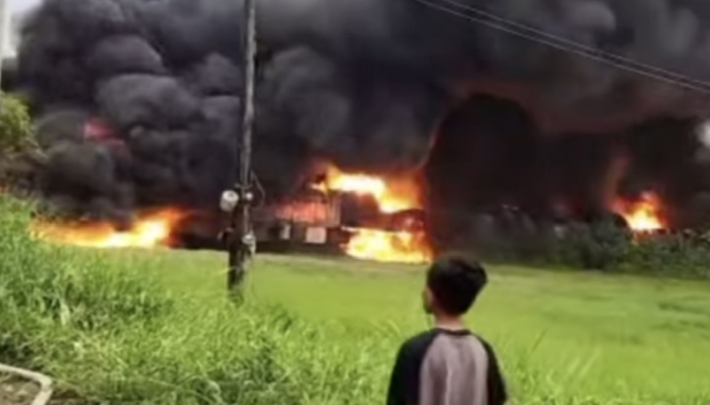 Cháy lớn nhà xưởng nhựa rộng hàng trăm mét vuông ở Hóc Môn -1