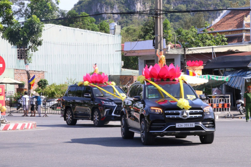 Las reliquias de Buda regresan a la India tras su viaje a Vietnam -0