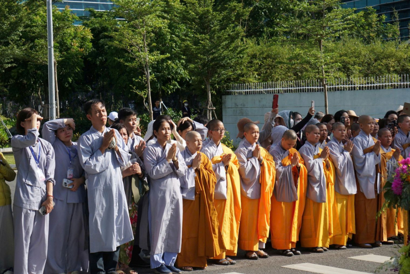 Las reliquias de Buda regresan a la India tras su viaje a Vietnam -3