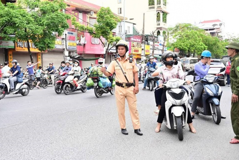 Công an hỗ trợ gần 26 nghìn thí sinh Hải Phòng bước vào kỳ tuyển sinh lớp 10 THPT  -0