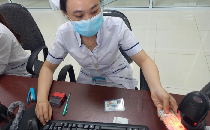 Người dân đi khám bệnh cần lưu ý gì khi dừng cấp thẻ bảo hiểm y tế giấy? -0