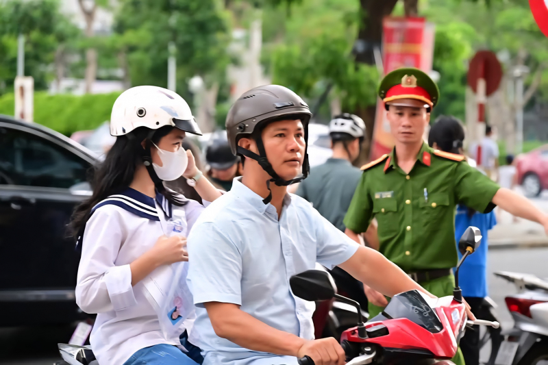 Công an hỗ trợ gần 26 nghìn thí sinh Hải Phòng bước vào kỳ tuyển sinh lớp 10 THPT  -0