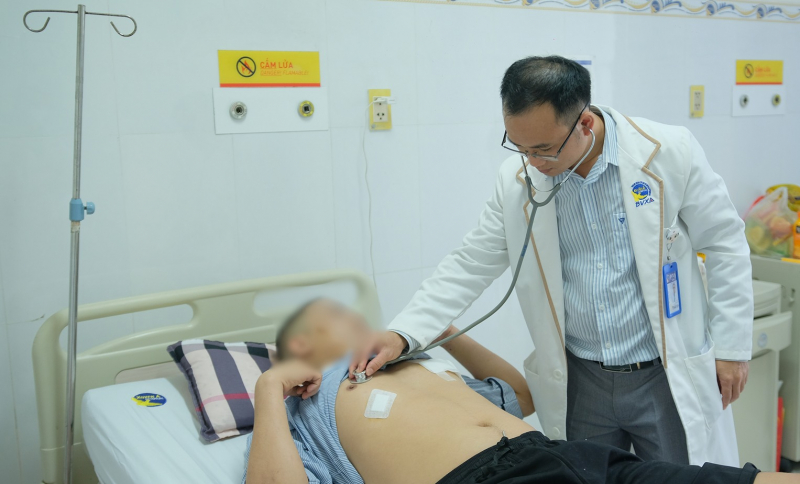 Kích hoạt “báo động đỏ” phối hợp cứu nam thanh niên bị đâm xuyên tim từ Campuchia -0