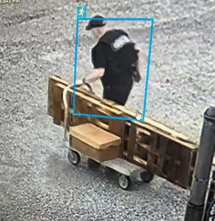 Đóng giả quản giáo để vượt ngục -0