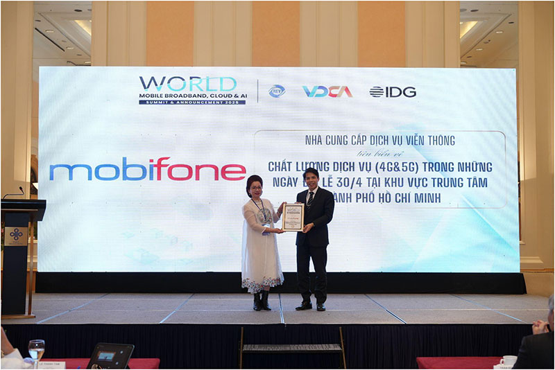 MobiFone được trao danh hiệu nhà mạng 4G&5G tiêu biểu trong Đại lễ 30/4 -0