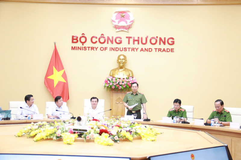 Thứ trưởng Lê Văn Tuyến làm việc với Bộ Công Thương về công tác PCCC&CNCH