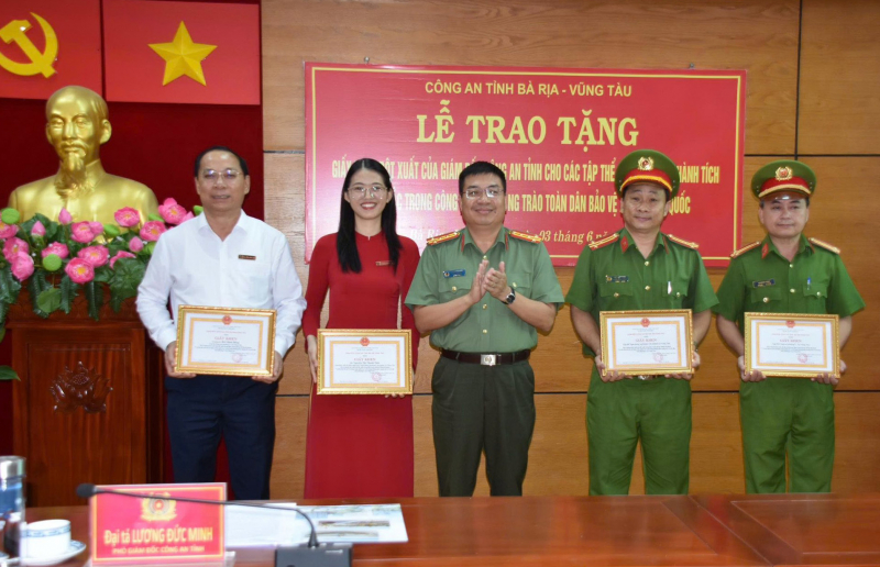 Công an tỉnh Bà Rịa-Vũng Tàu khen thưởng tập thể, cá nhân xuất sắc trong phòng chống tội phạm -1