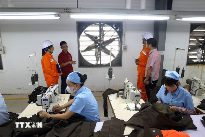 Thủ tướng yêu cầu bảo đảm cung ứng điện trong các tháng cao điểm -0