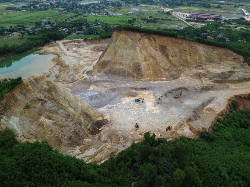 Cận cảnh mỏ đất khiến Tuấn “thần đèn” và nhiều đối tượng vướng lao lý