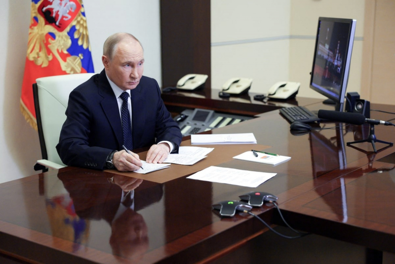 Ông Putin: Nga sẽ đáp trả vụ Ukraine tấn công phi đội máy bay ném bom -0