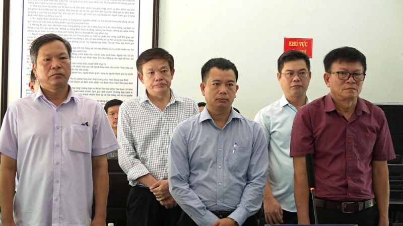 Nguyên Giám đốc Trung tâm Đăng kiểm xe cơ giới Thừa Thiên Huế bị kết án 15 năm 3 tháng tù -0