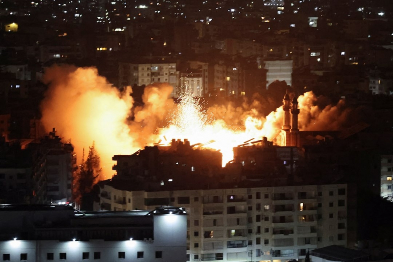 Quân đội Israel không kích dồn dập vùng ngoại ô thủ đô của Lebanon -0