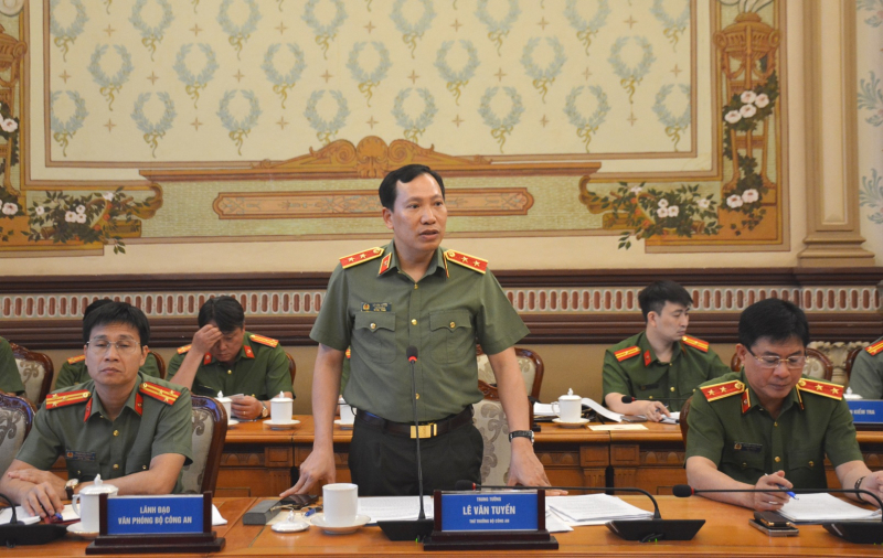 Thứ trưởng Lê Văn Tuyến làm việc với UBND TP Hồ Chí Minh về công tác PCCC và CNCH -1