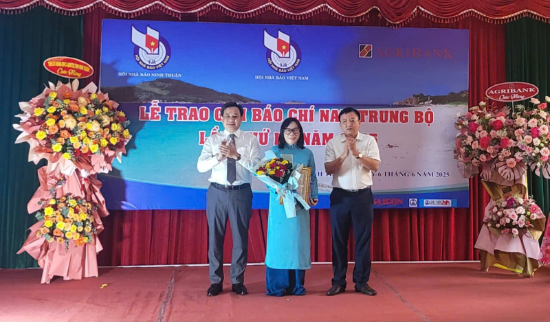 Trao Giải báo chí Nam Trung bộ lần thứ II năm 2025 -0