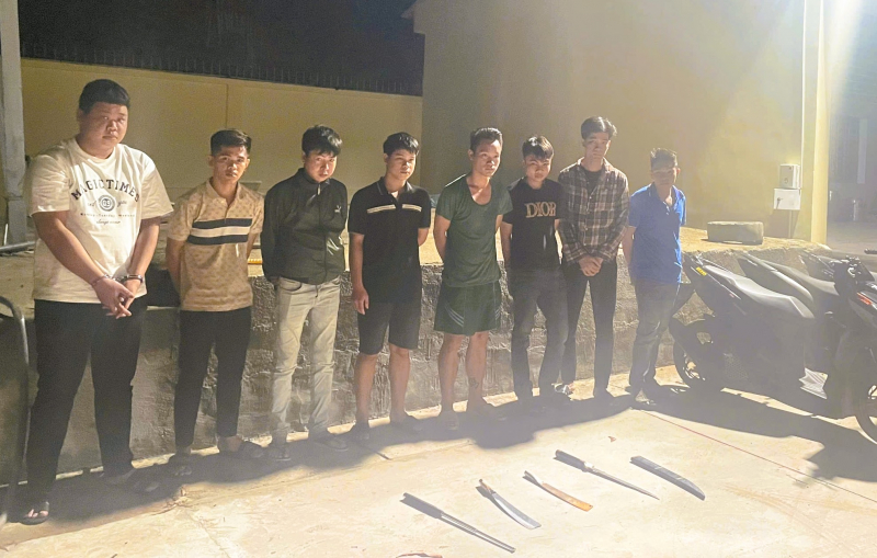 Bắt giữ 8 đối tượng gây rối trật tự công cộng -0