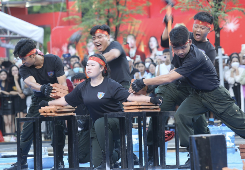 Ngắm những “mỹ nữ” CAND trong chương trình Vinh quang CAND Việt Nam -0