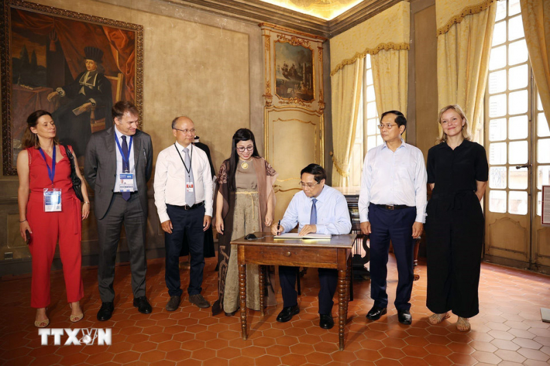 Văn hóa là sợi dây đầy âm thanh, sắc màu cho tình hữu nghị Việt-Pháp -2