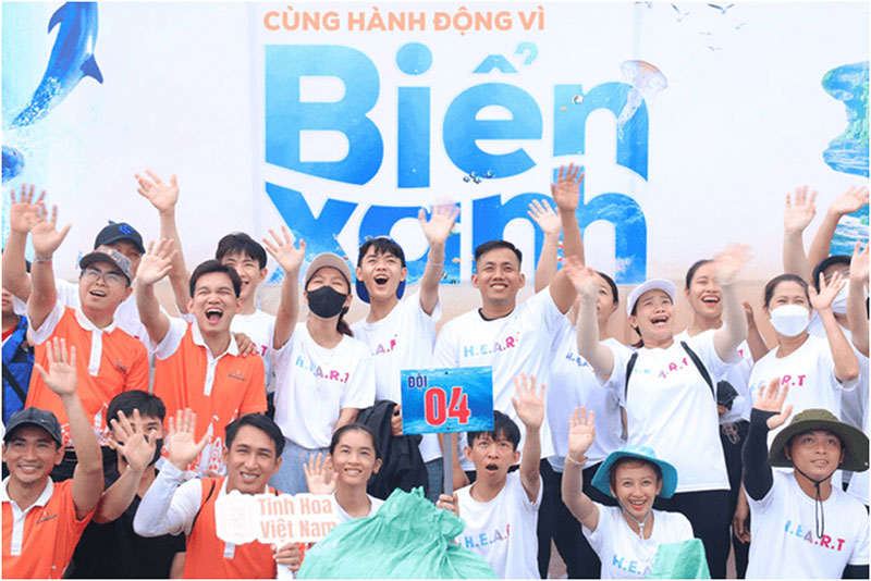 Gần 10.000 người vingroup và tình nguyện viên ra quân làm sạch bờ biển tại 28 tỉnh, thành phố -1